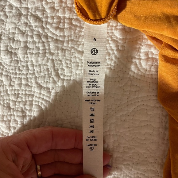 Lululemon tank - Picture 3 of 3